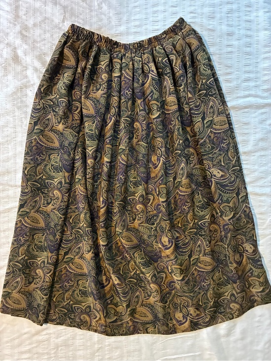 Leslie Fay Dresses & Skirts - Leslie Fay Dresses Petite vintage pleated skirt in a rich multi-color paisley